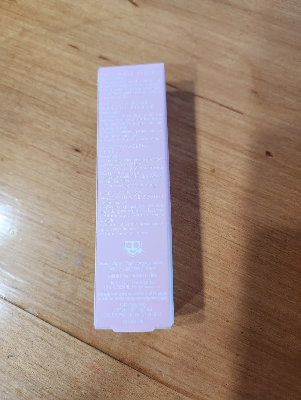 Kylie Face Mask Brush